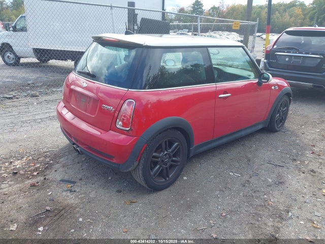2006 MINI COOPER S WMWRE33506TN28871 Photo 3