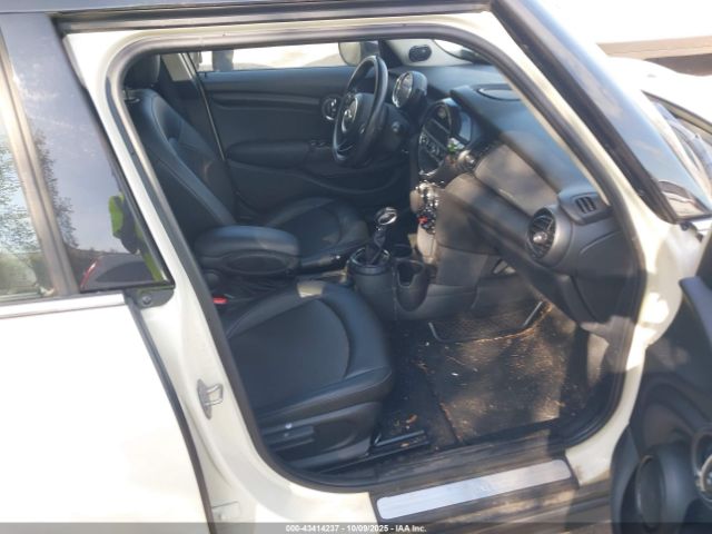 2016 MINI HARDTOP WMWXU1C5XG2D09554 Photo 4