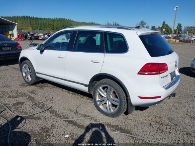 2012 VOLKSWAGEN TOUAREG WVGEK9BP5CD011339 Photo 2