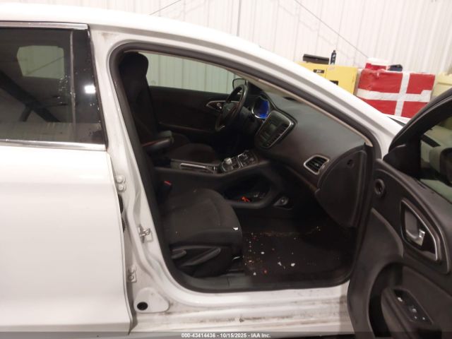 2016 CHRYSLER 200 1C3CCCAB9GN116286 Photo 4