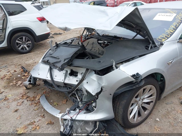 2017 TESLA MODEL S 5YJSA1E18HF188955 Photo 5