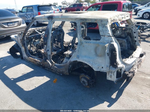 2019 MINI CLUBMAN WMWLN9C58K2H59836 Photo 2