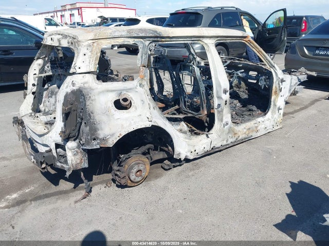 2019 MINI CLUBMAN WMWLN9C58K2H59836 Photo 3