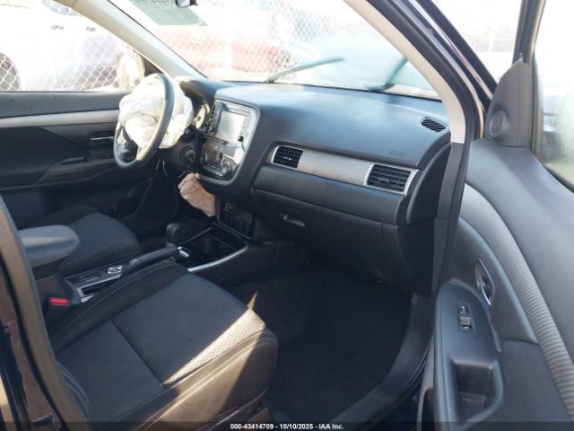2018 MITSUBISHI OUTLANDER JA4AZ3A3XJZ039982 Photo 4