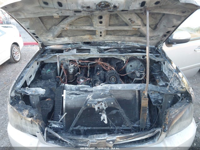 2008 CHEVROLET SUBURBAN 1500 1GNFK16378J216226 Photo 9