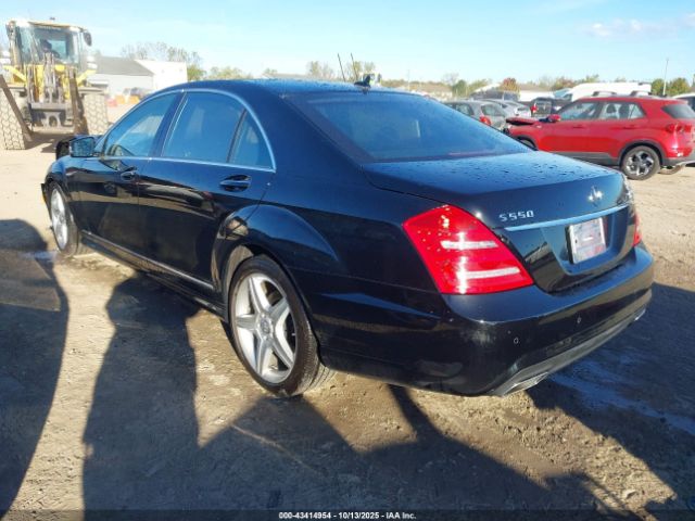 2011 MERCEDES-BENZ S 550 WDDNG8GB9BA373855 Photo 2