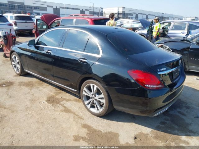 2020 MERCEDES-BENZ C 300 W1KWF8DB3LR572267 Photo 2