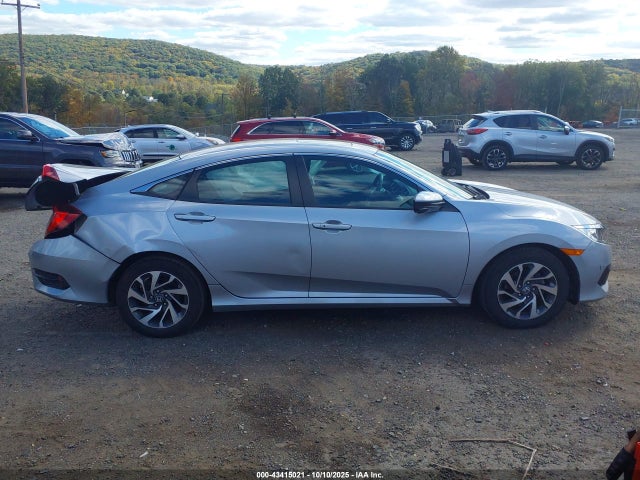 Продаж на аукціоні авто 2017 Honda Civic Ex, vin: 2HGFC2F78HH528248, номер лоту: 43415021