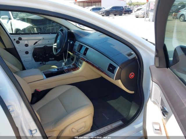 2013 JAGUAR XF SAJWA0E71D8S71008 Photo 4
