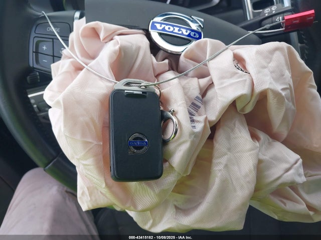 2016 VOLVO XC60 YV440MDJXG2849611 Photo 10