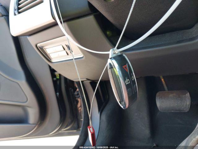 2011 JAGUAR XF SAJWA0FB0BLS10228 Photo 10