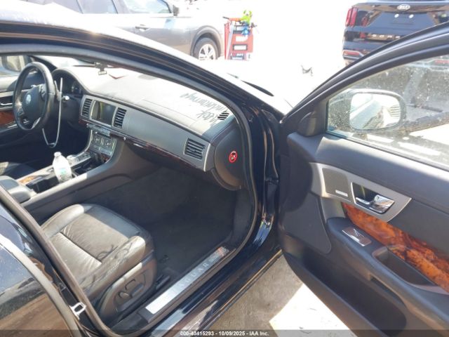 2011 JAGUAR XF SAJWA0FB0BLS10228 Photo 4