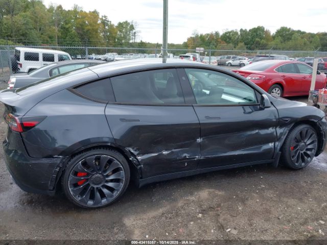 2024 TESLA MODEL Y 7SAYGDEFXRF022852 Photo 5