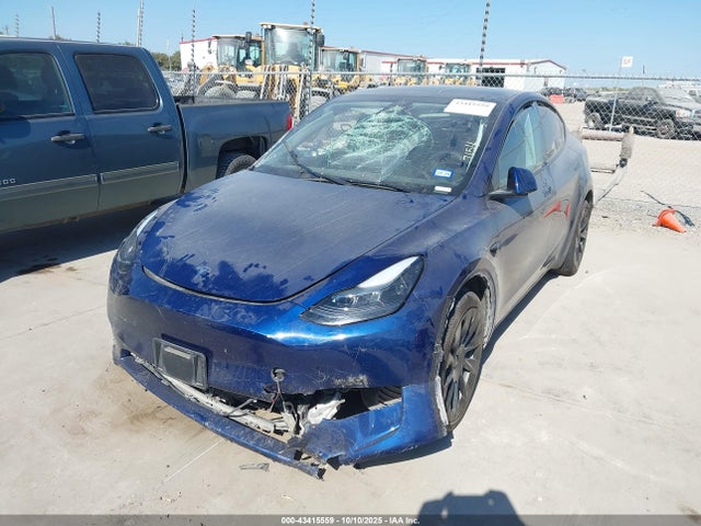 2024 TESLA MODEL Y 7SAYGDEE3RA307154 Photo 1