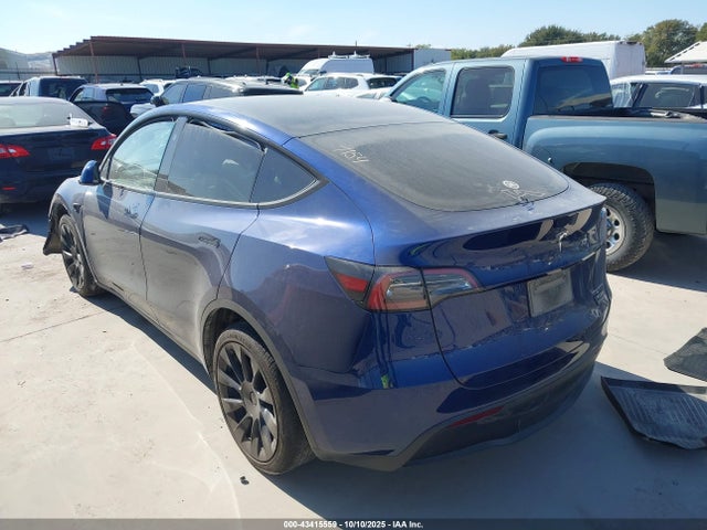 2024 TESLA MODEL Y 7SAYGDEE3RA307154 Photo 2