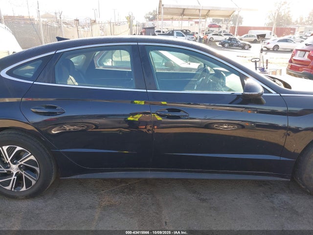 KMHL24JJ6PA060645 Hyundai Sonata Hybrid Blue