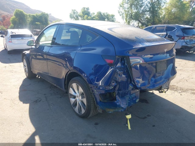 2021 TESLA MODEL Y 5YJYGDED5MF113905 Photo 2
