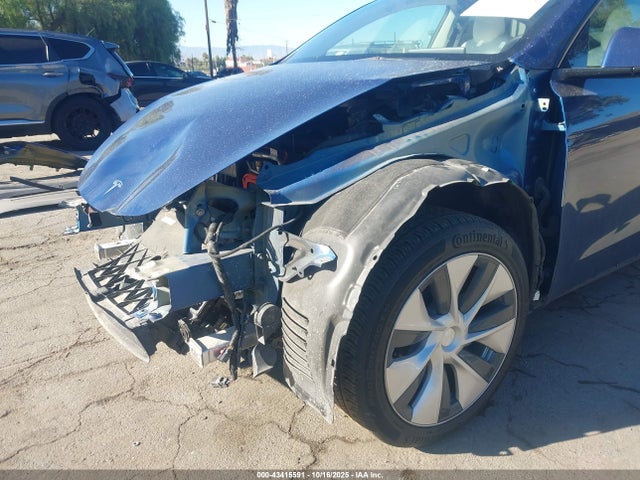 2021 TESLA MODEL Y 5YJYGDED5MF113905 Photo 5