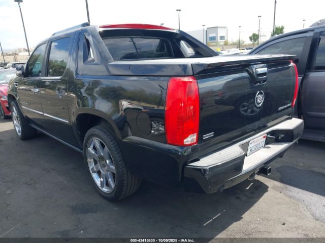 2011 CADILLAC ESCALADE EXT 3GYT4NEF7BG318363 Photo 2
