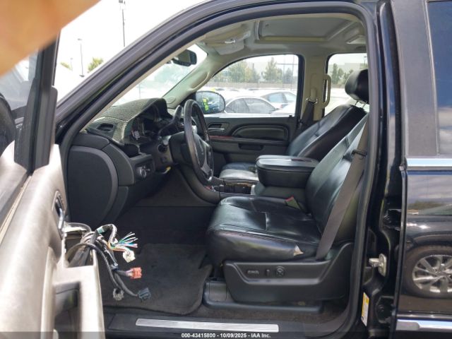 2011 CADILLAC ESCALADE EXT 3GYT4NEF7BG318363 Photo 4