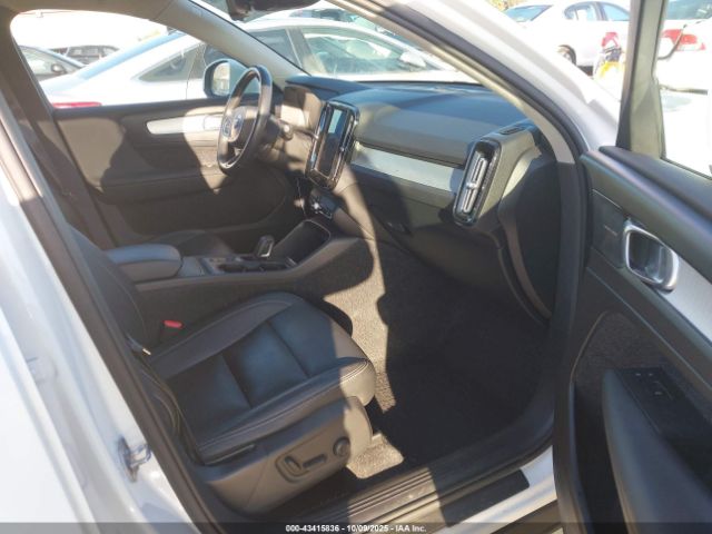 2019 VOLVO XC40 YV4AC2HK1K2143279 Photo 4