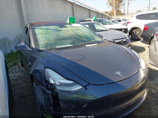 2018 TESLA MODEL 3 5YJ3E1EAXJF035654 Photo 0