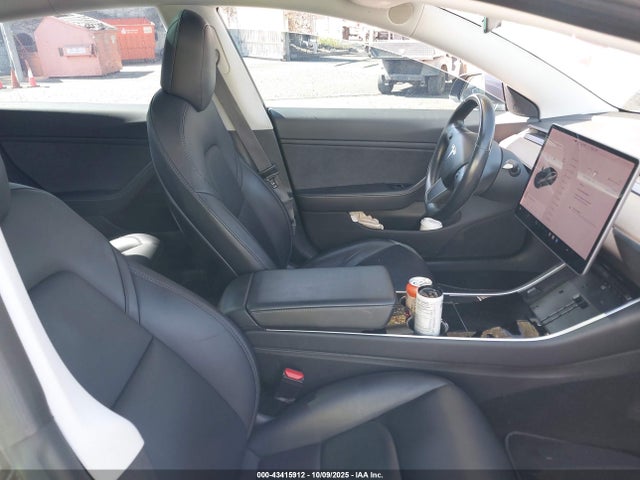 2018 TESLA MODEL 3 5YJ3E1EAXJF035654 Photo 4