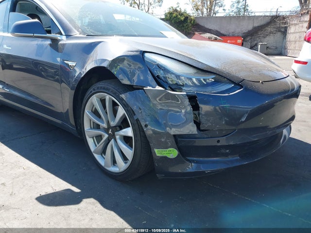 2018 TESLA MODEL 3 5YJ3E1EAXJF035654 Photo 5