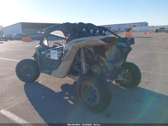 2023 CAN-AM MAVERICK X3 3JBVJAV4XPE000662 Photo 2