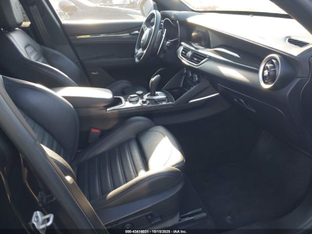 2022 ALFA ROMEO STELVIO ZASPAKEV1N7D28450 Photo 4