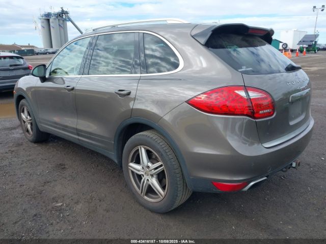 2011 PORSCHE CAYENNE WP1AB2A27BLA44202 Photo 2