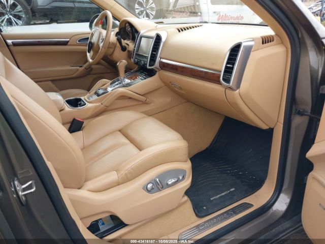 2011 PORSCHE CAYENNE WP1AB2A27BLA44202 Photo 4