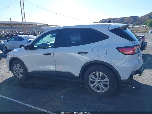 Ford Escape 2020 1FMCU0F62LUA35581 Image 14