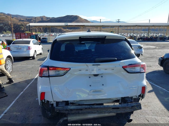 Ford Escape 2020 1FMCU0F62LUA35581 Image 16