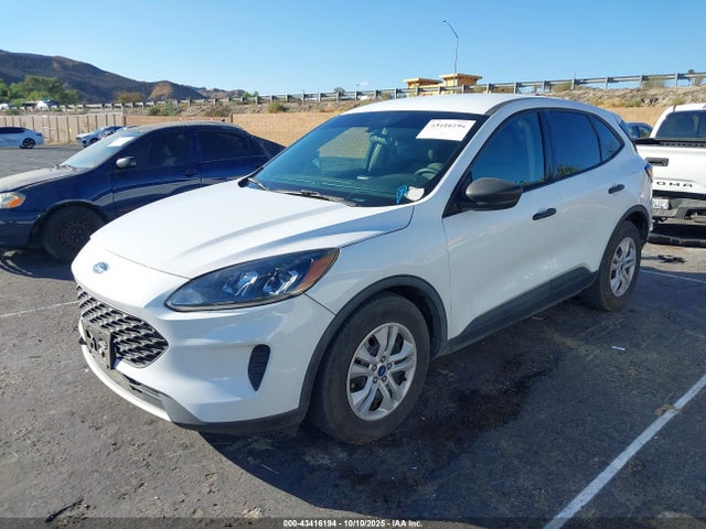 Ford Escape 2020 1FMCU0F62LUA35581 Image 2