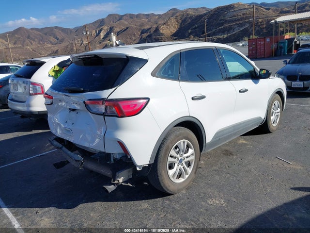 Ford Escape 2020 1FMCU0F62LUA35581 Image 4