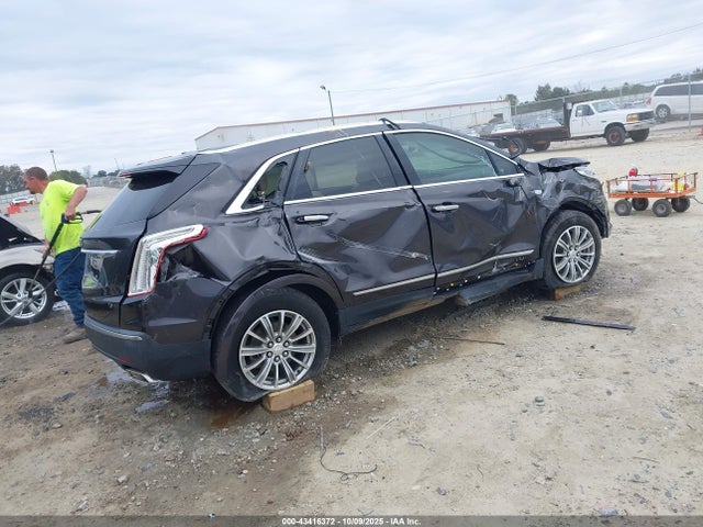 2018 CADILLAC XT5 1GYKNCRSXJZ171958 Photo 3