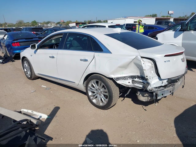 2018 CADILLAC XTS 2G61M5S39J9162717 Photo 2
