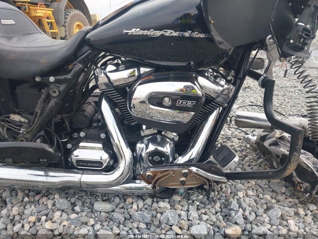 2019 HARLEY-DAVIDSON FLTRX 1HD1KHC19KB681007 Photo 7