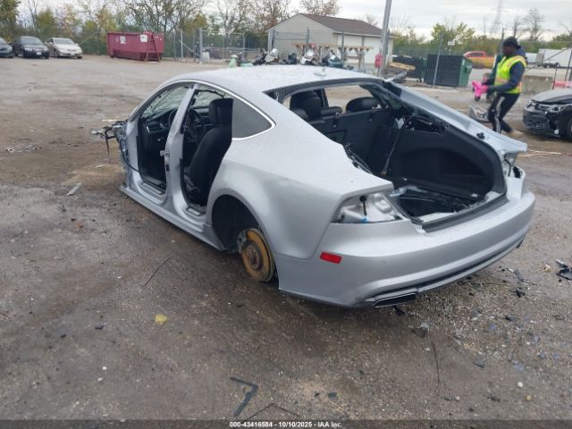 2016 AUDI A7 WAU2GAFC2GN138516 Photo 2