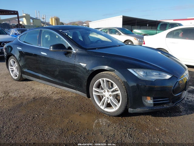 2013 TESLA MODEL S 5YJSA1DN0DFP11416 Photo 0