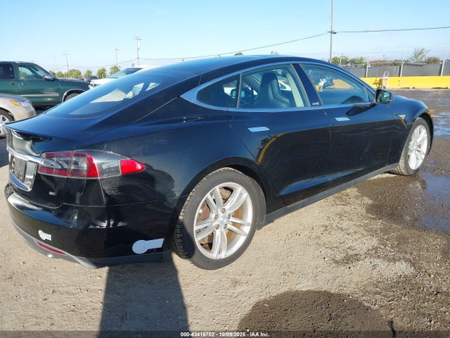 2013 TESLA MODEL S 5YJSA1DN0DFP11416 Photo 3