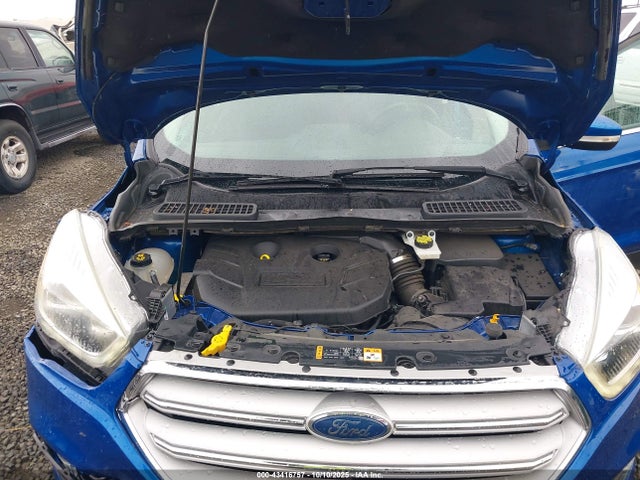 1FMCU9J99JUA92329 Ford Escape Titanium