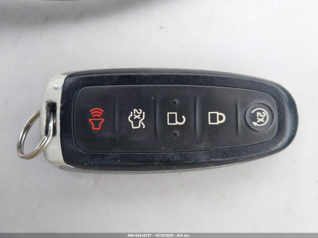 1FMCU9J99JUA92329 Ford Escape Titanium
