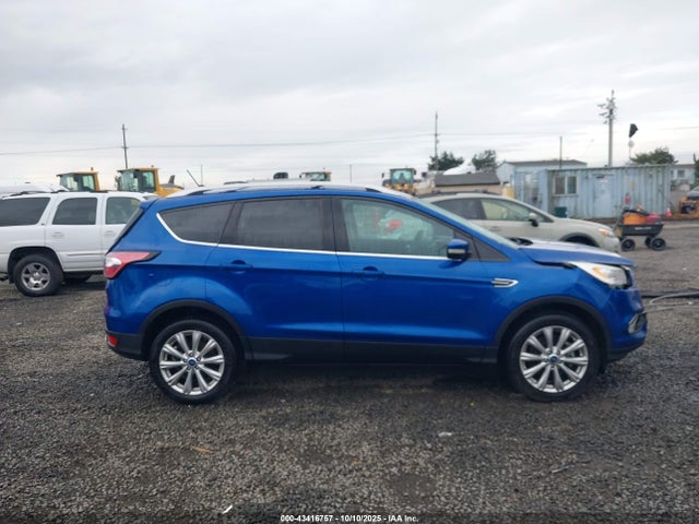 1FMCU9J99JUA92329 Ford Escape Titanium