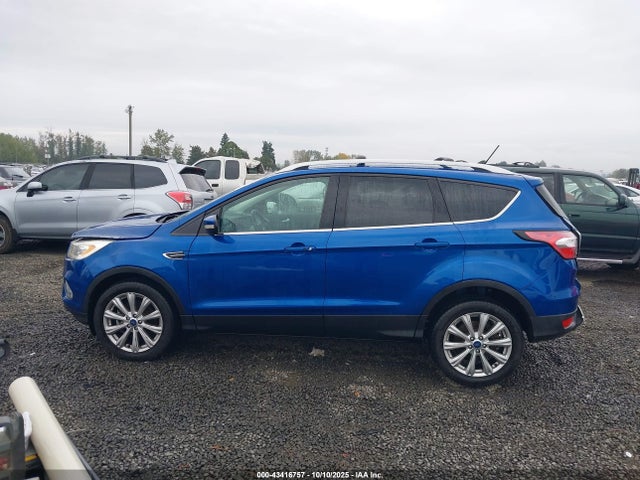 1FMCU9J99JUA92329 Ford Escape Titanium