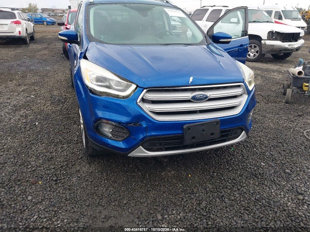 1FMCU9J99JUA92329 Ford Escape Titanium