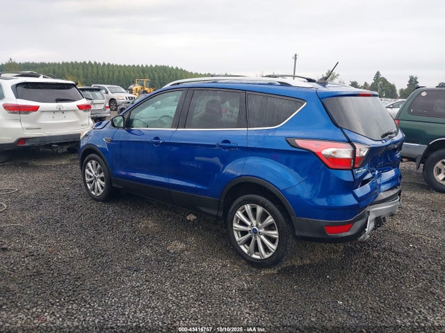1FMCU9J99JUA92329 Ford Escape Titanium
