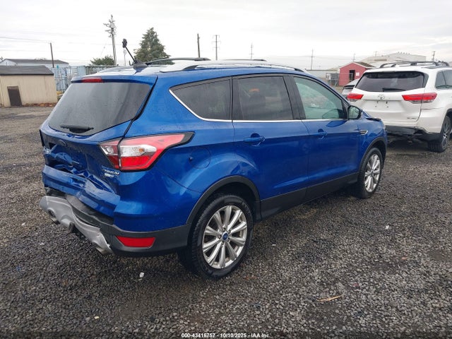 1FMCU9J99JUA92329 Ford Escape Titanium