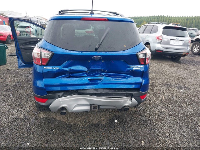 1FMCU9J99JUA92329 Ford Escape Titanium